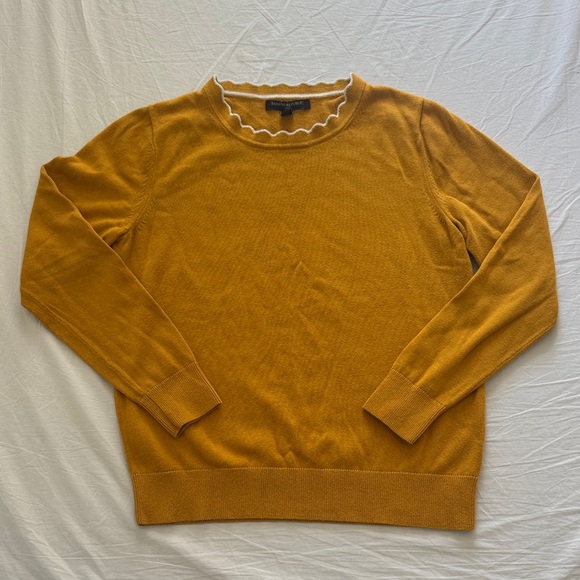 Banana Republic Golden Crew Neck Sweater - Picture 3 of 4